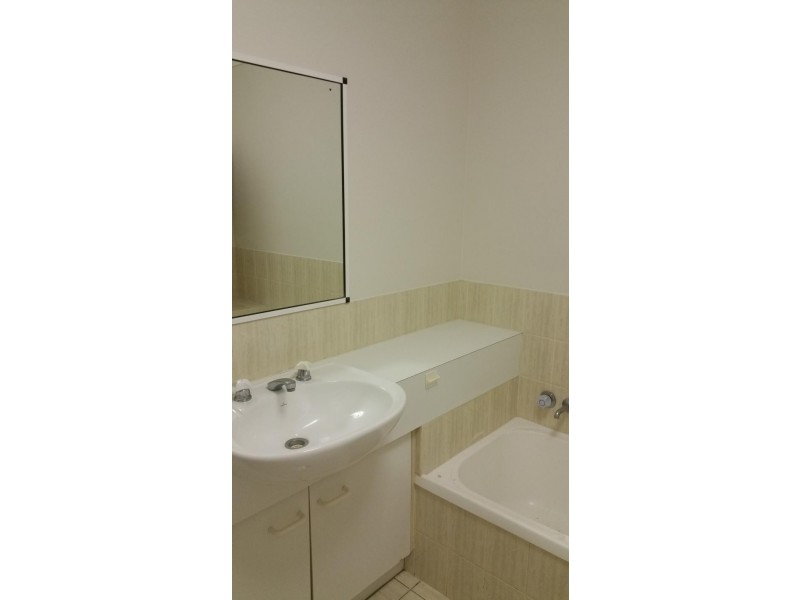 128 Benowa Road, Southport QLD 4215