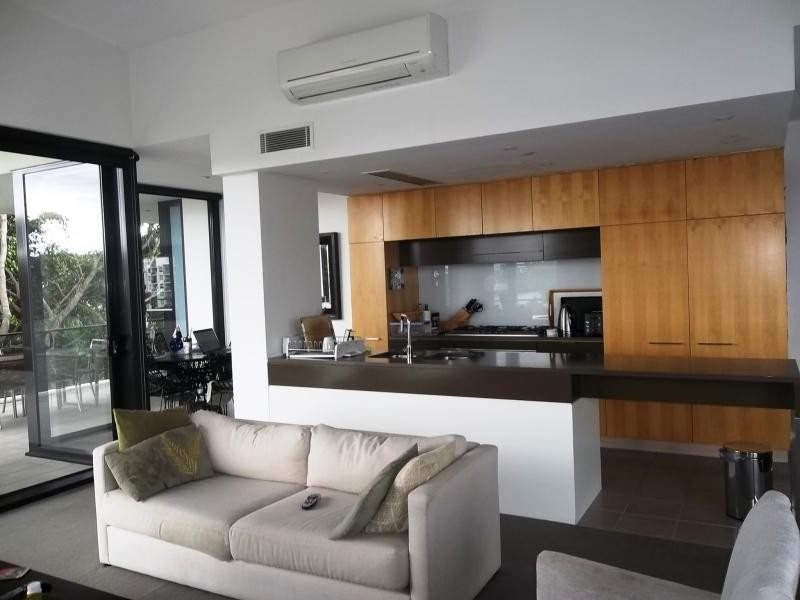 10 Pidgeon Close, West End QLD 4101