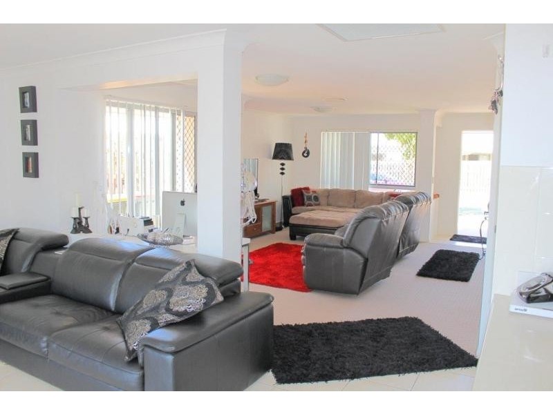 95 Lexey Crescent, Wakerley QLD 4154