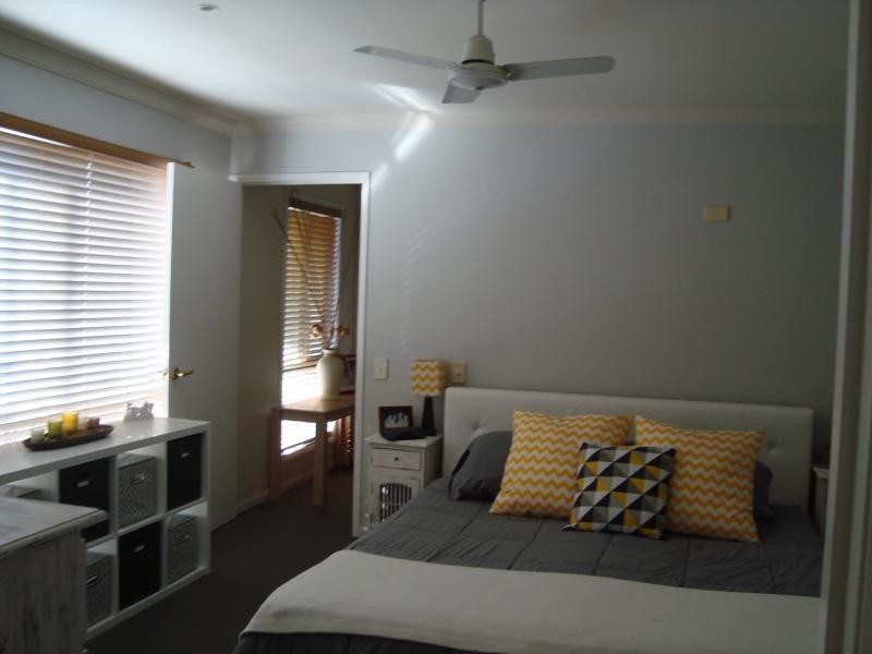 20 Fairway Drive, Clear Island Waters QLD 4226