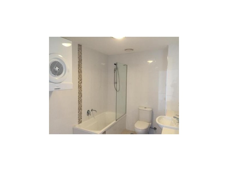 11 Riding Road, Hawthorne QLD 4171