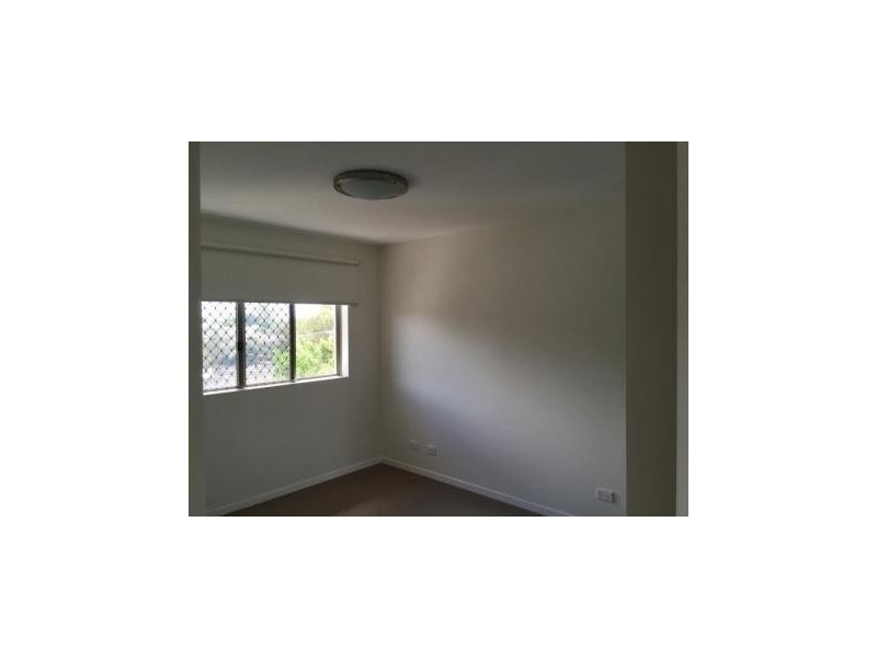 11 Riding Road, Hawthorne QLD 4171