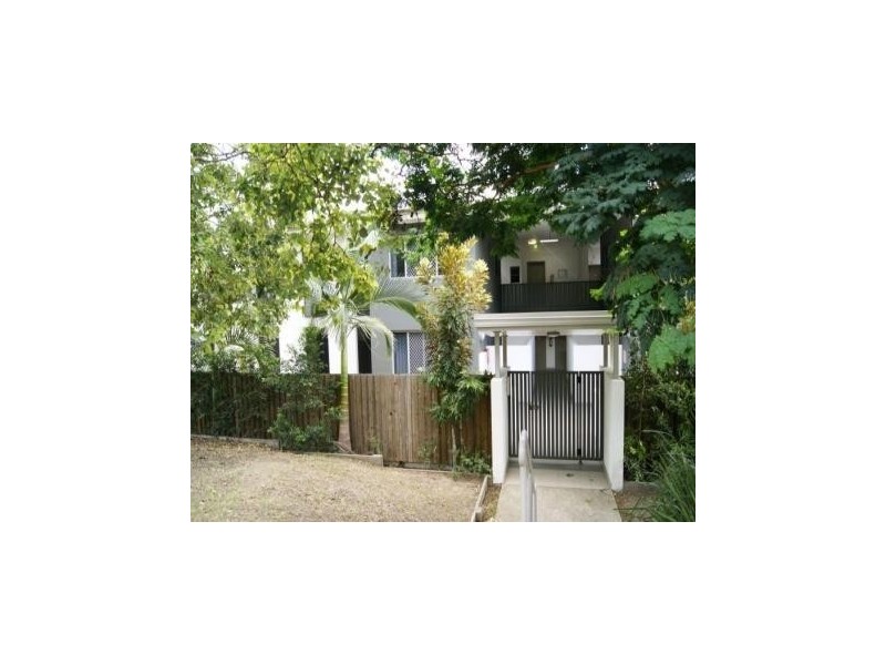 11 Riding Road, Hawthorne QLD 4171