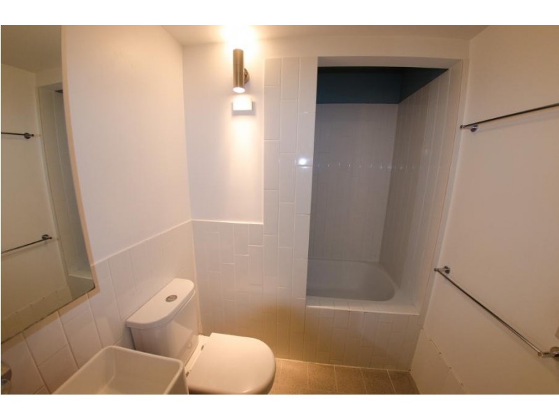 8 Skyring Terrace, Teneriffe QLD 4005