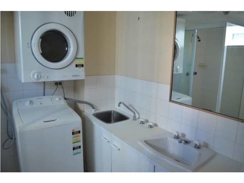 38 Enderley Ave, Surfers Paradise QLD 4217