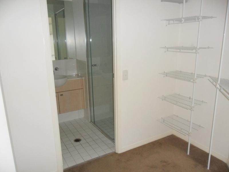 255 Varsity pde, Varsity Lakes QLD 4227