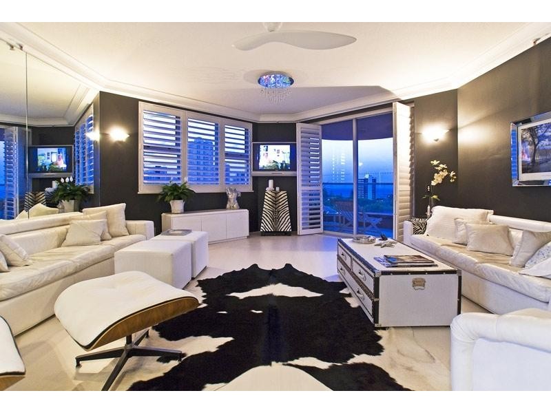 12 Commodore Drive, Main Beach QLD 4217