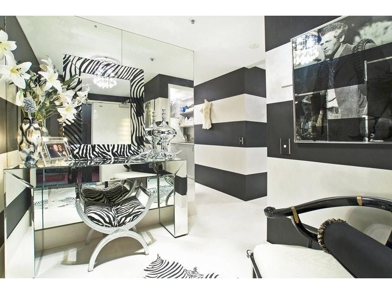 12 Commodore Drive, Main Beach QLD 4217