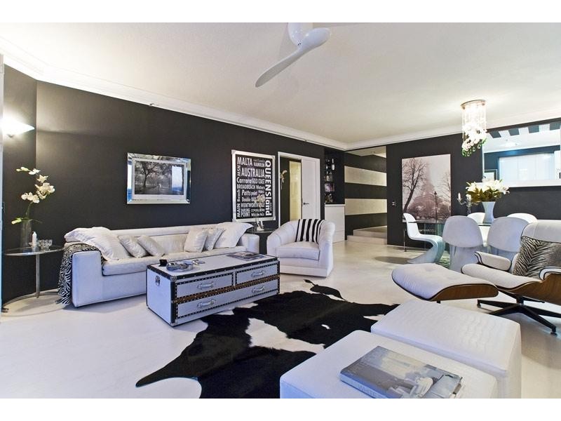 12 Commodore Drive, Main Beach QLD 4217