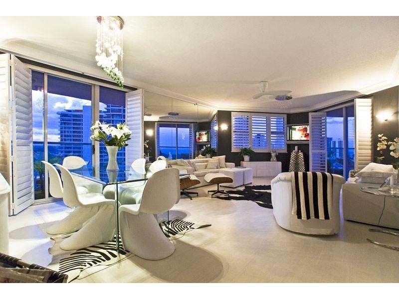 12 Commodore Drive, Main Beach QLD 4217