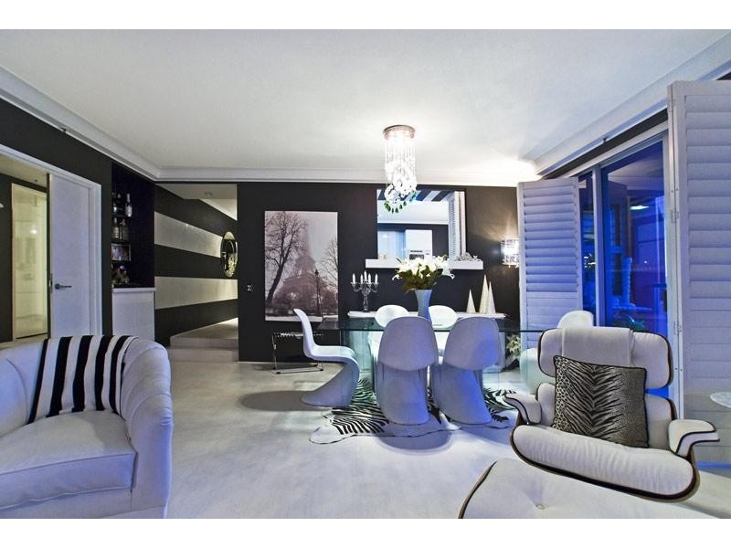 12 Commodore Drive, Main Beach QLD 4217