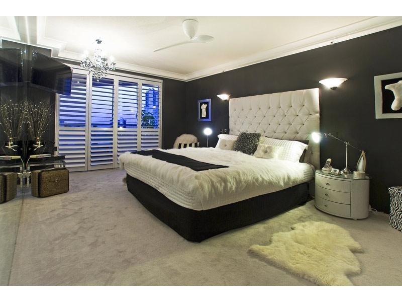 12 Commodore Drive, Main Beach QLD 4217