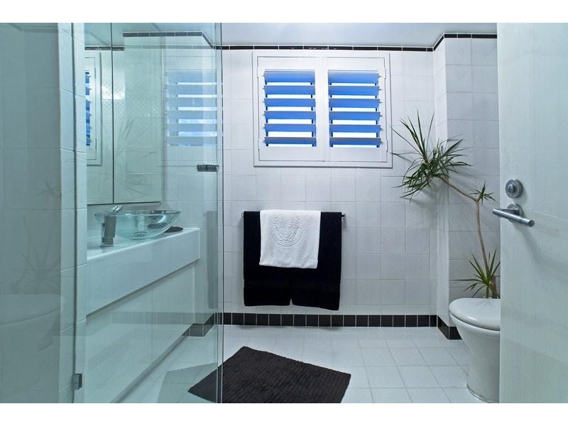 12 Commodore Drive, Main Beach QLD 4217