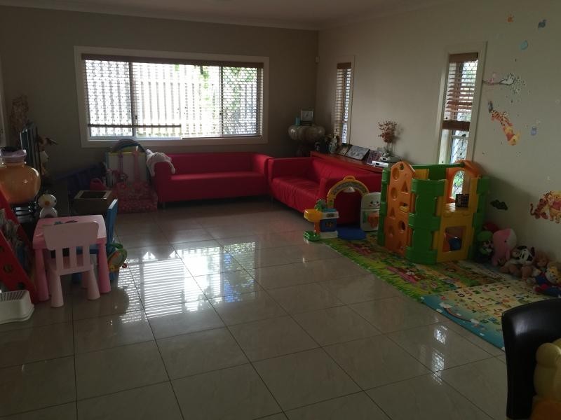 11 Gippsland Street, Calamvale QLD 4116