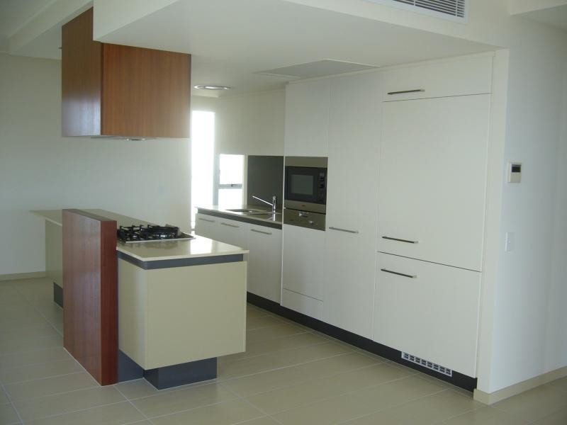 6 Mariners Drive, Townsville City QLD 4810