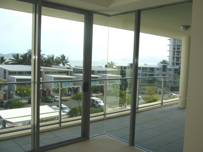 6 Mariners Drive, Townsville City QLD 4810