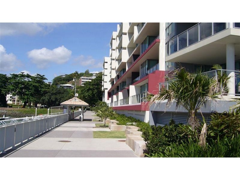 6 Mariners Drive, Townsville City QLD 4810