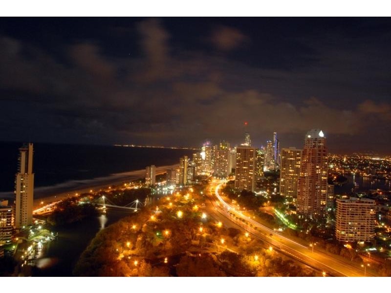 24 Breaker Street, Main Beach QLD 4217