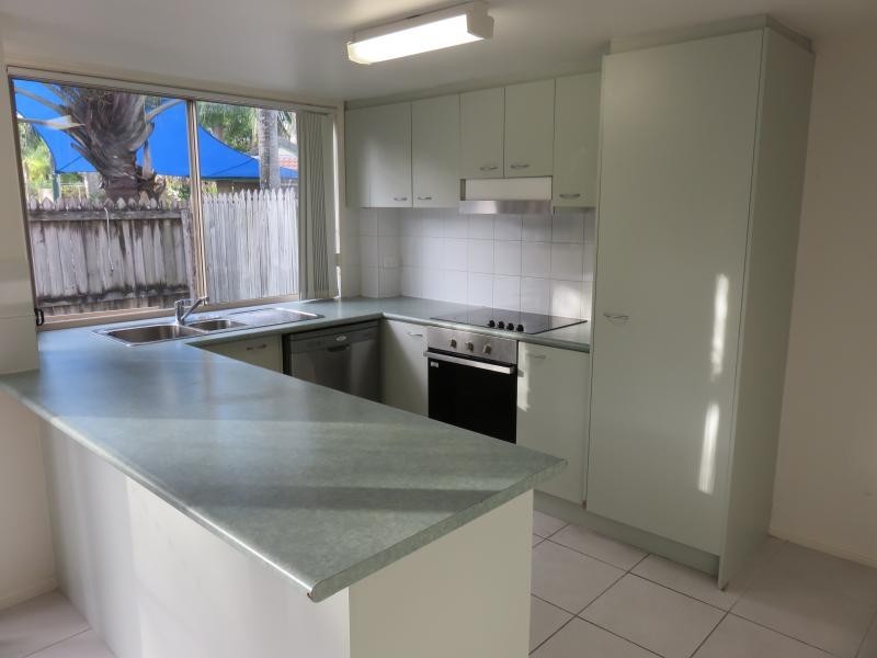 643 Pine Ridge Road, Biggera Waters QLD 4216