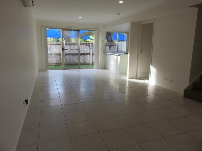 643 Pine Ridge Road, Biggera Waters QLD 4216