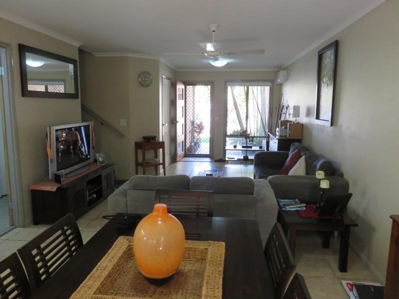 643 Pine Ridge Road, Biggera Waters QLD 4216