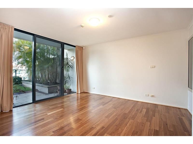 2 / 8 Goodwin Street, Kangaroo Point QLD 4169