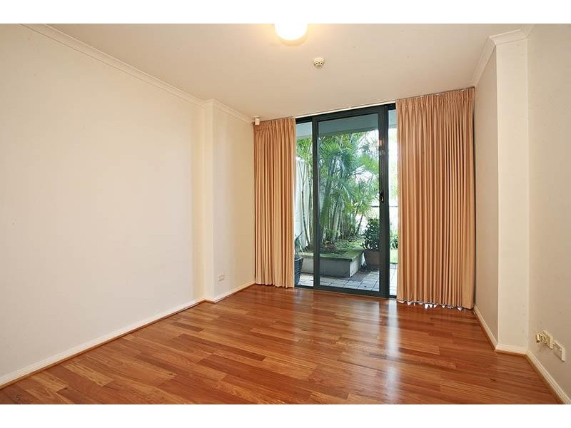 2 / 8 Goodwin Street, Kangaroo Point QLD 4169