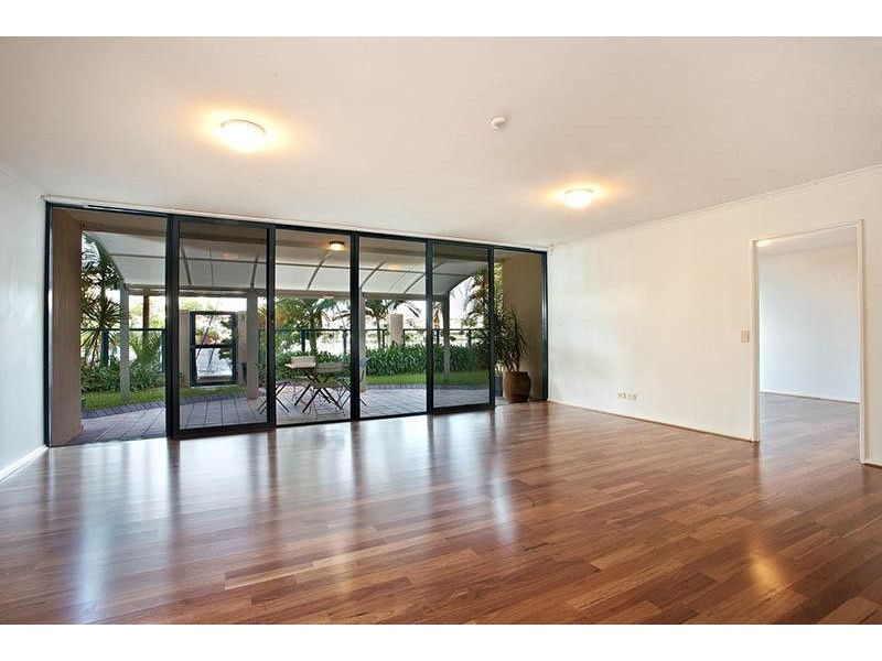 2 / 8 Goodwin Street, Kangaroo Point QLD 4169