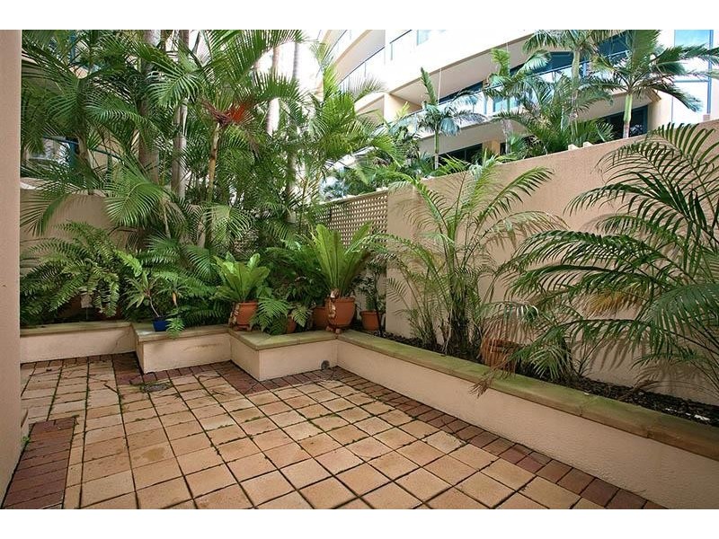 2 / 8 Goodwin Street, Kangaroo Point QLD 4169