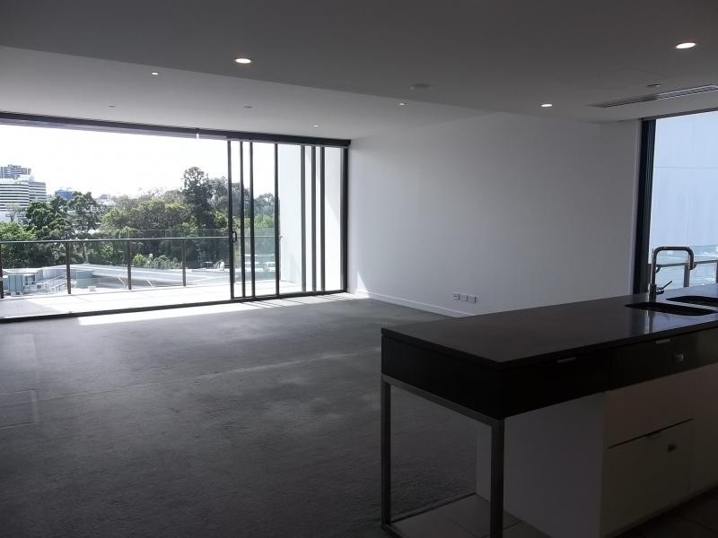 10 Pidgeon Close, West End QLD 4101