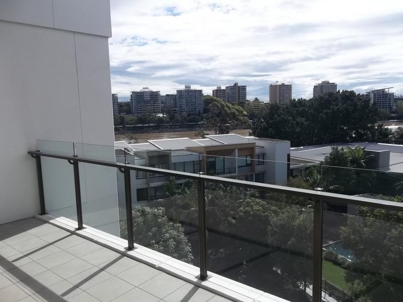 10 Pidgeon Close, West End QLD 4101