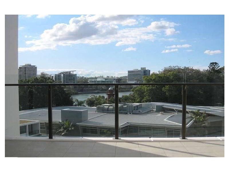 10 Pidgeon Close, West End QLD 4101