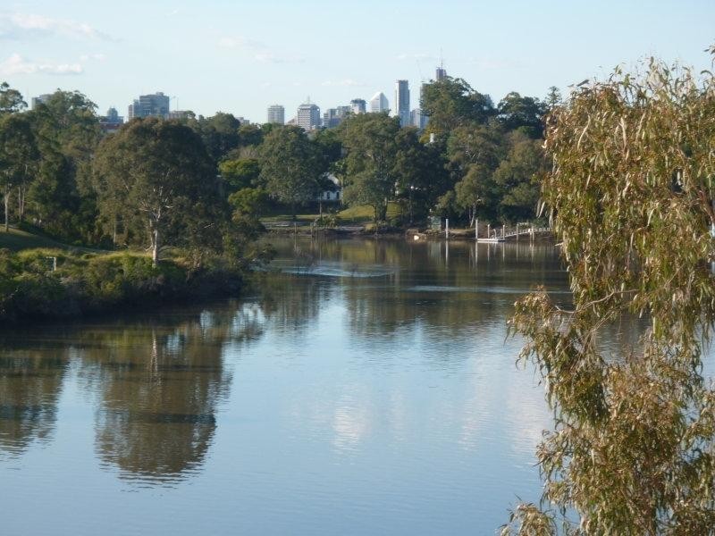 201/211 King Arthur Terrace, Tennyson QLD 4105