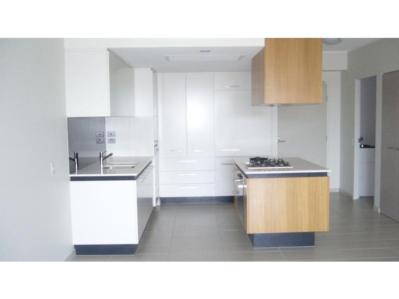 6 Mariners Drive, Townsville City QLD 4810