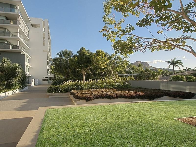 1206/6 Mariners Drive, Townsville City QLD 4810