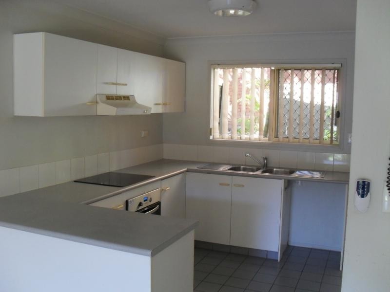 60 Whitby, Southport QLD 4215