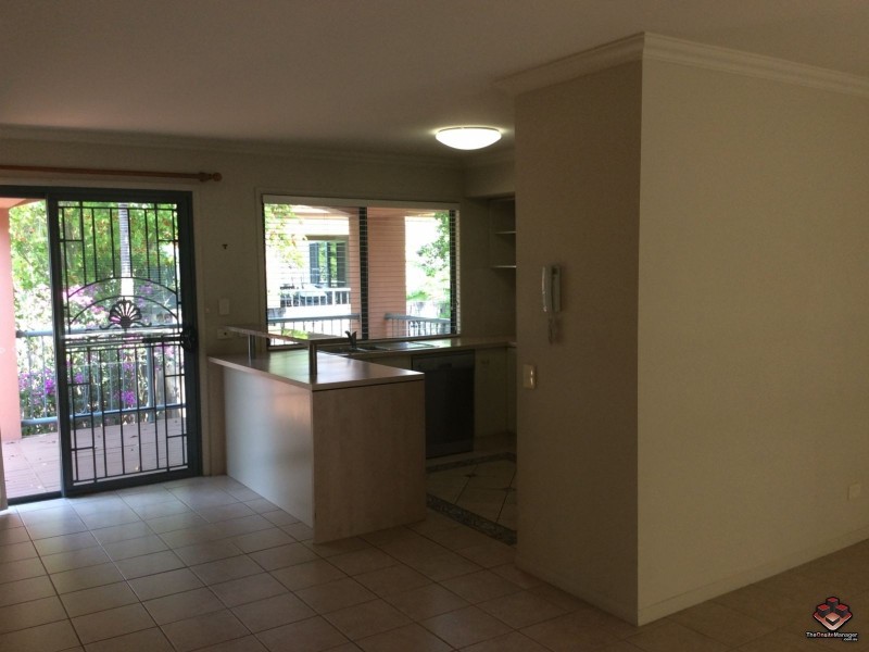 20 Fairway Drive, Clear Island Waters QLD 4226