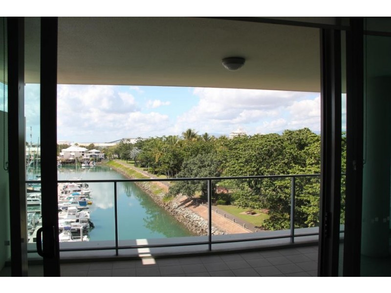 6 Mariners Drive, Townsville City QLD 4810