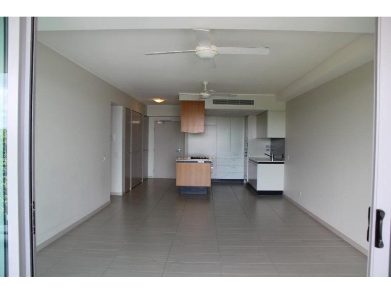 6 Mariners Drive, Townsville City QLD 4810