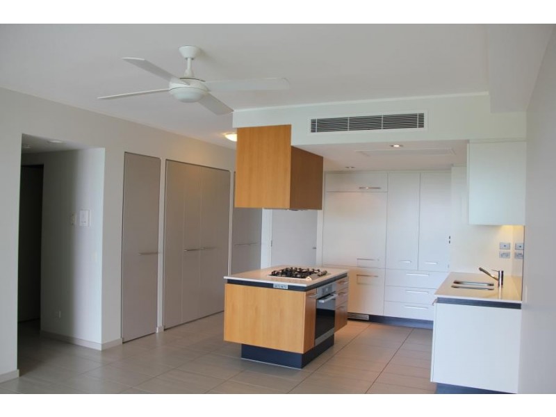 6 Mariners Drive, Townsville City QLD 4810