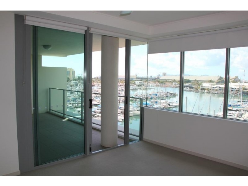 6 Mariners Drive, Townsville City QLD 4810