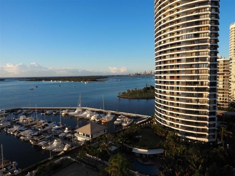 7 Oatland Esplanade, Runaway Bay QLD 4216