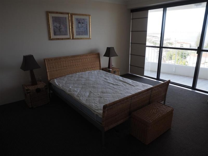 7 Oatland Esplanade, Runaway Bay QLD 4216