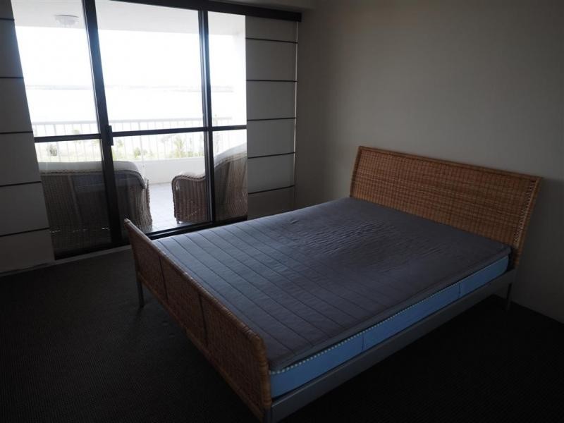 7 Oatland Esplanade, Runaway Bay QLD 4216