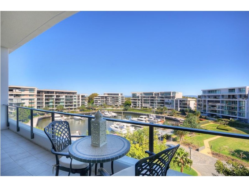 323 Bayview Street, Hollywell QLD 4216