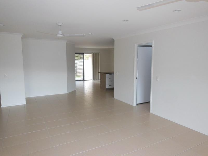 230 Pulgul St, Urangan QLD 4655