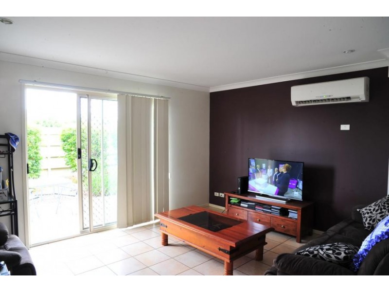 8 Earnshaw Street, Calamvale QLD 4116