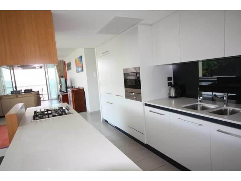 6 Mariners Drive, Townsville City QLD 4810