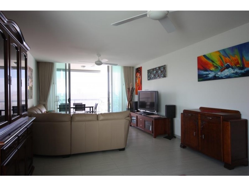 6 Mariners Drive, Townsville City QLD 4810