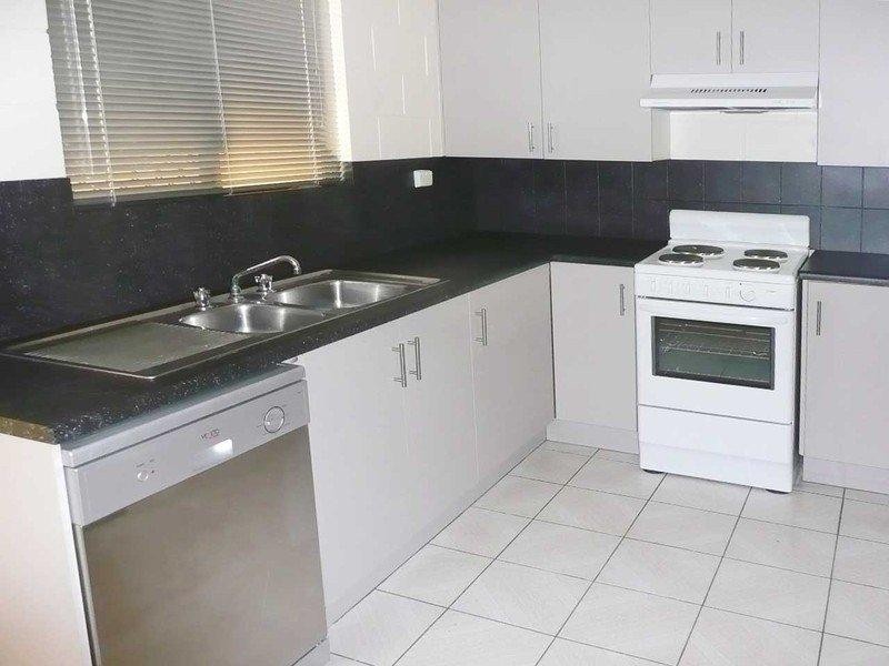 4/104 Cook Street, North Ward QLD 4810